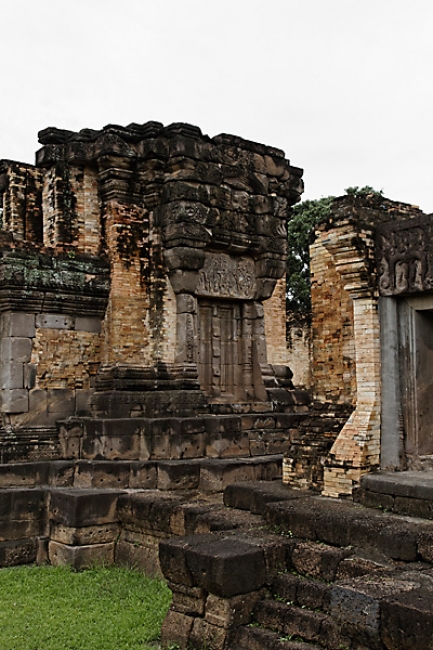 Prasat Sa Kamphaeng Yai-032